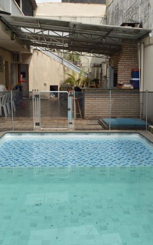 Casa à venda com 350m², 4 quartos e 3 vagasPiscina