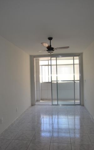 Apartamento para alugar com 65m², 2 quartos e sem vagaSala