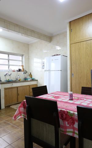 Casa à venda com 117m², 2 quartos e 2 vagasCozinha