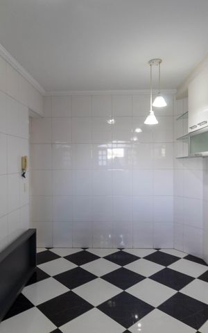 Casa à venda com 80m², 2 quartos e 2 vagas Casa à venda com 80m², 2 quartos e 2 vagasCozinha