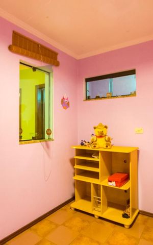 Casa à venda com 210m², 4 quartos e 2 vagas Casa à venda com 210m², 4 quartos e 2 vagasQuarto 4