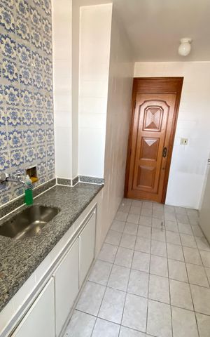 Apartamento à venda com 54m², 2 quartos e 1 vagaCozinha 
