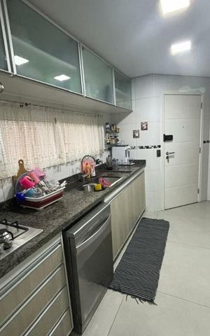 Apartamento à venda com 236m², 4 quartos e 4 vagas