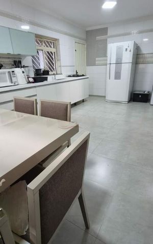 Casa à venda com 170m², 3 quartos e 2 vagas