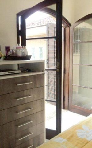 Casa à venda com 260m², 3 quartos e 2 vagas