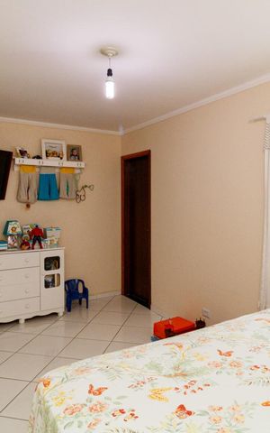 Casa à venda com 260m², 4 quartos e 2 vagas Casa à venda com 260m², 4 quartos e 2 vagasSuíte
