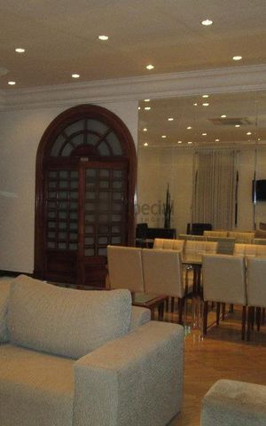 Apartamento à venda com 244m², 4 quartos e 4 vagas
