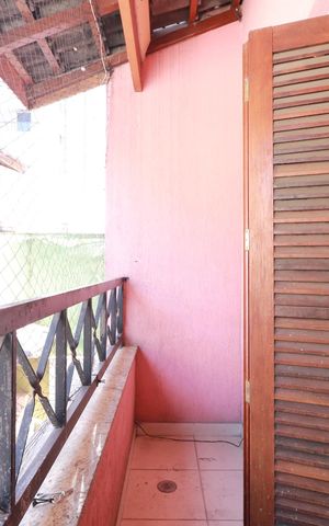 Casa à venda com 283m², 4 quartos e 2 vagasSacada Suíte