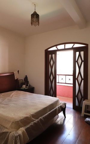 Casa à venda com 283m², 4 quartos e 2 vagasSuíte