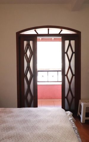 Casa à venda com 283m², 4 quartos e 2 vagasSuíte