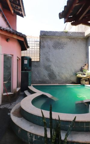 Casa à venda com 283m², 4 quartos e 2 vagasÁrea comum - Piscina