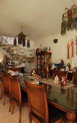 Casa à venda com 283m², 4 quartos e 2 vagasSala