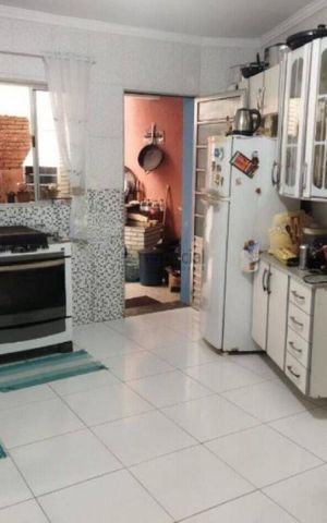 Casa à venda com 100m², 4 quartos e 4 vagas
