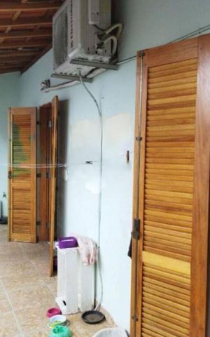 Casa à venda com 100m², 4 quartos e 4 vagas
