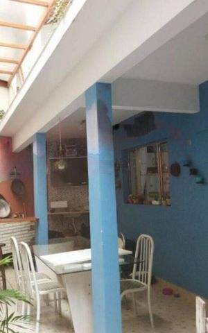 Casa à venda com 100m², 4 quartos e 4 vagas