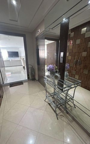 Apartamento à venda com 180m², 2 quartos e 3 vagas