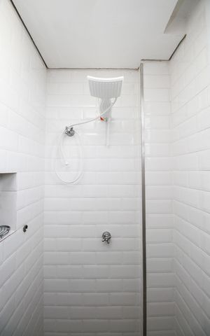 Apartamento à venda com 102m², 2 quartos e 1 vaga Apartamento à venda com 102m², 2 quartos e 1 vagaBanheiro da Suíte