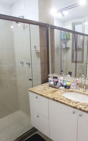 Apartamento à venda com 167m², 4 quartos e 2 vagas Apartamento à venda com 167m², 4 quartos e 2 vagasBanheiro da Suíte
