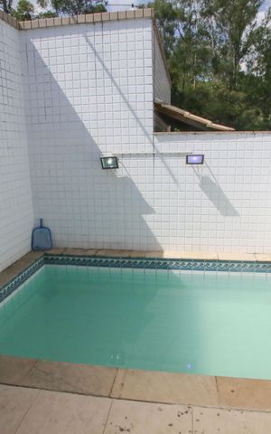 Apartamento à venda com 167m², 4 quartos e 2 vagas Apartamento à venda com 167m², 4 quartos e 2 vagasPiscina