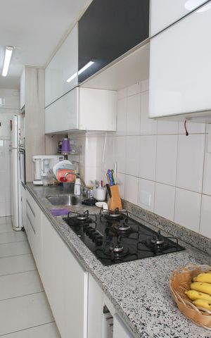 Apartamento à venda com 167m², 4 quartos e 2 vagas Apartamento à venda com 167m², 4 quartos e 2 vagasCozinha