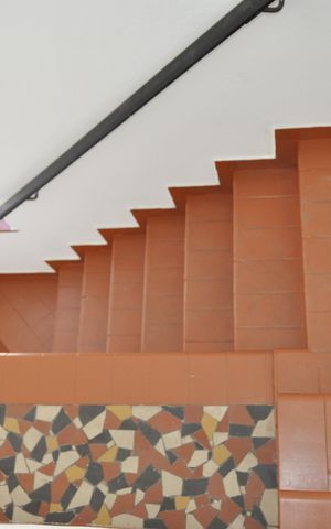 Casa para alugar com 250m², 5 quartos e sem vagaEscada Para quarto 04