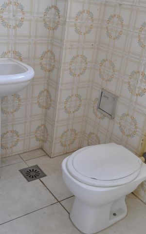 Casa para alugar com 250m², 5 quartos e sem vagaBanheiro