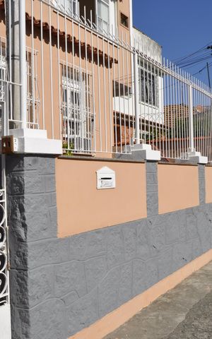 Casa para alugar com 250m², 5 quartos e sem vagaFachada + Placa