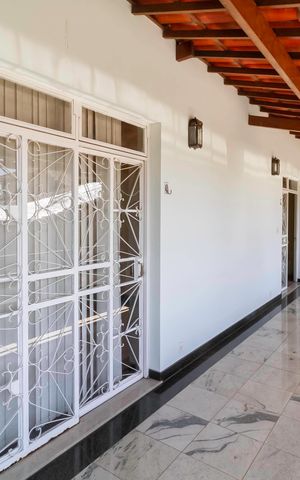 Casa à venda com 1000m², 5 quartos e 8 vagas Casa à venda com 1000m², 5 quartos e 8 vagasVaranda da sala 2, Quarto 1 e Quarto 2