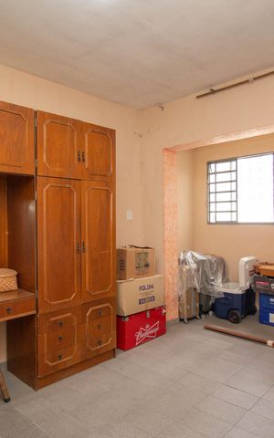 Casa à venda com 251m², 3 quartos e 3 vagas Casa à venda com 251m², 3 quartos e 3 vagasQuarto de Serviço