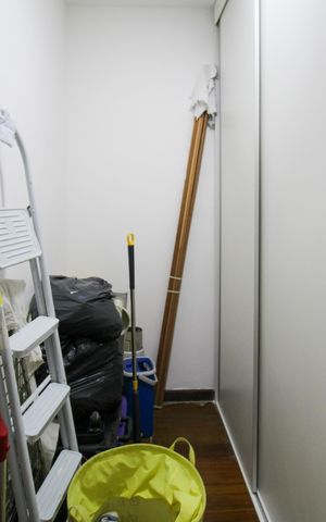 Apartamento à venda com 173m², 4 quartos e 4 vagas Apartamento à venda com 173m², 4 quartos e 4 vagasQuarto de Serviço