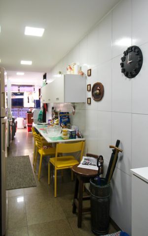 Apartamento à venda com 173m², 4 quartos e 4 vagas Apartamento à venda com 173m², 4 quartos e 4 vagasCozinha