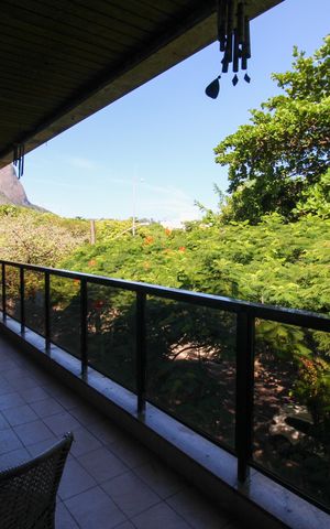 Apartamento à venda com 173m², 4 quartos e 4 vagas Apartamento à venda com 173m², 4 quartos e 4 vagasVaranda dos Quartos