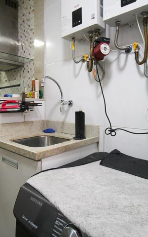 Apartamento à venda com 173m², 4 quartos e 4 vagas Apartamento à venda com 173m², 4 quartos e 4 vagasÁrea de Serviço