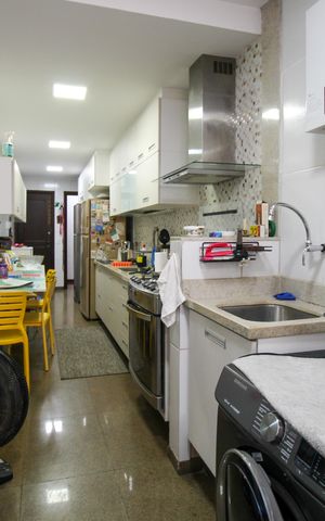 Apartamento à venda com 173m², 4 quartos e 4 vagas Apartamento à venda com 173m², 4 quartos e 4 vagasÁrea de Serviço