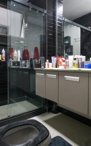 Apartamento à venda com 173m², 4 quartos e 4 vagas Apartamento à venda com 173m², 4 quartos e 4 vagasBanheiro Social