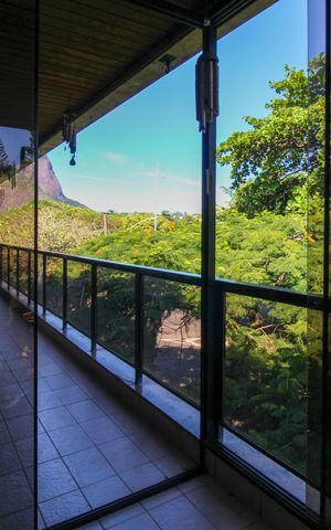 Apartamento à venda com 173m², 4 quartos e 4 vagas Apartamento à venda com 173m², 4 quartos e 4 vagasVaranda dos Quartos
