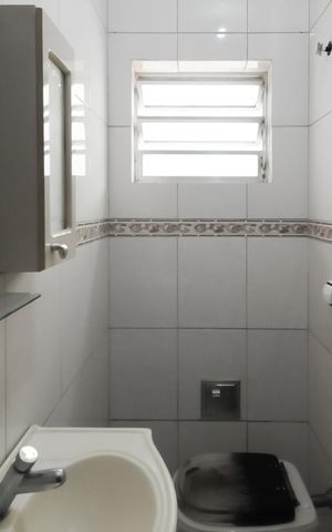 Casa à venda com 150m², 3 quartos e 2 vagas Casa à venda com 150m², 3 quartos e 2 vagasLavabo