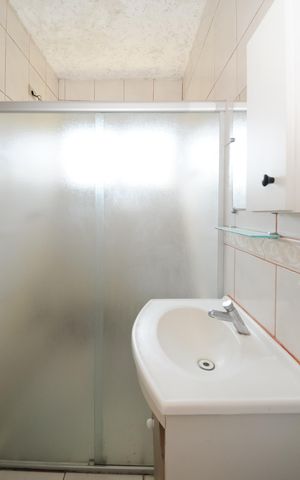 Casa à venda com 150m², 3 quartos e 2 vagas Casa à venda com 150m², 3 quartos e 2 vagasBanheiro Social