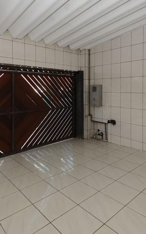 Casa à venda com 150m², 3 quartos e 2 vagas Casa à venda com 150m², 3 quartos e 2 vagasGaragem