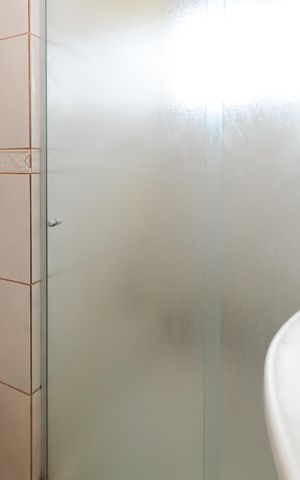 Casa à venda com 150m², 3 quartos e 2 vagas Casa à venda com 150m², 3 quartos e 2 vagasBanheiro Social