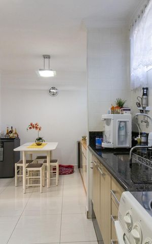 Apartamento à venda com 70m², 2 quartos e 1 vaga Apartamento à venda com 70m², 2 quartos e 1 vagaCozinha e Área de Serviço