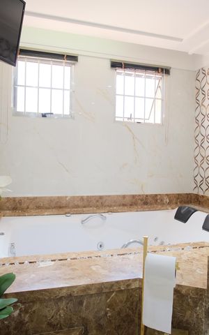 Casa para alugar com 450m², 4 quartos e 5 vagasBanheiro da Suíte 4