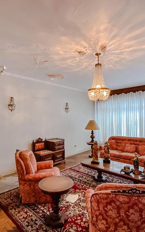 Casa à venda com 268m², 3 quartos e 4 vagas Casa à venda com 268m², 3 quartos e 4 vagasSala