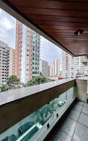 Apartamento à venda com 188m², 4 quartos e 3 vagas Apartamento à venda com 188m², 4 quartos e 3 vagasVaranda da Sala