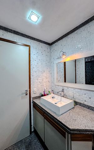 Apartamento à venda com 188m², 4 quartos e 3 vagas Apartamento à venda com 188m², 4 quartos e 3 vagasBanheiro