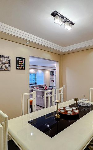 Apartamento à venda com 188m², 4 quartos e 3 vagas Apartamento à venda com 188m², 4 quartos e 3 vagasSala de Jantar
