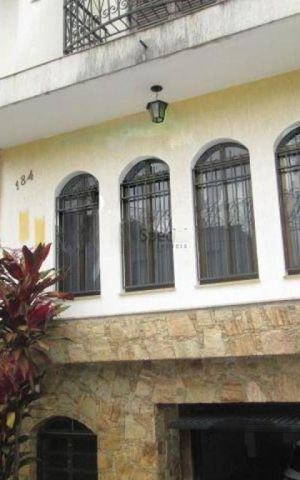 Casa à venda com 450m², 4 quartos e 8 vagas