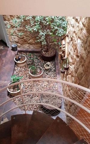 Casa à venda com 211m², 4 quartos e 3 vagas
