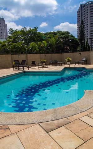 Apartamento à venda com 280m², 4 quartos e 5 vagasÁrea comum - Piscina