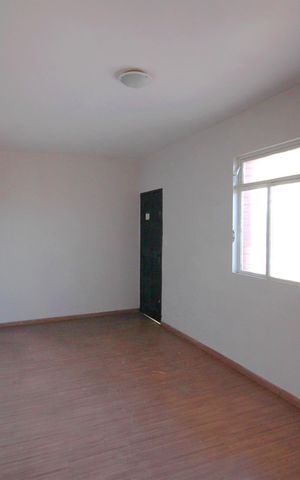 Casa à venda com 200m², 3 quartos e 2 vagasSala